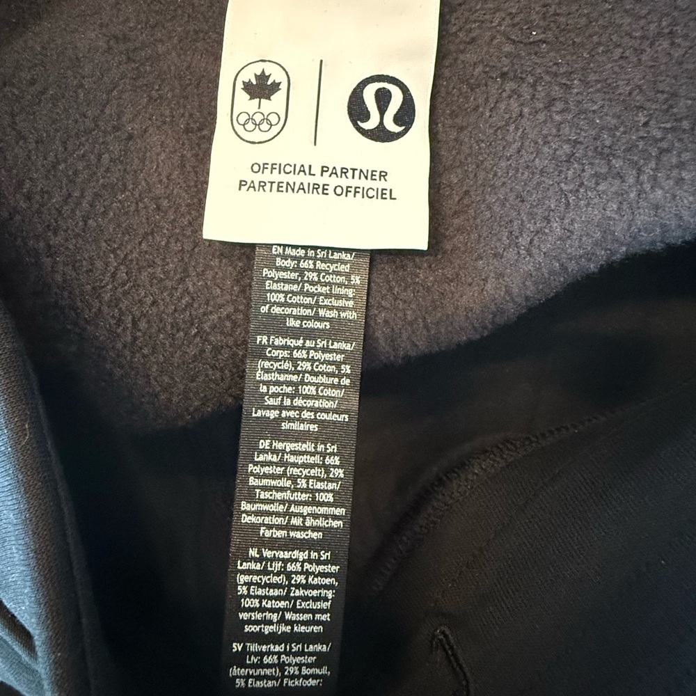 Women Canada Olympic 2026 Big Cozy Sweatpants Size Small - Picture 5 of 6